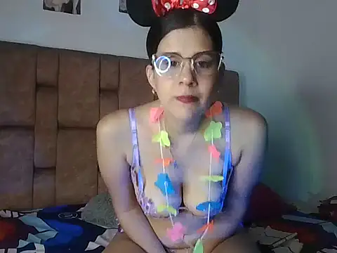 vanessa hot69  online show from 30, 7, 2026