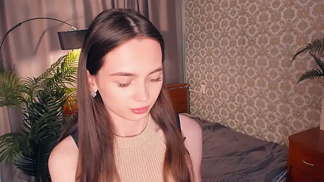 YvonneRobes online show from 14, 6, 2026