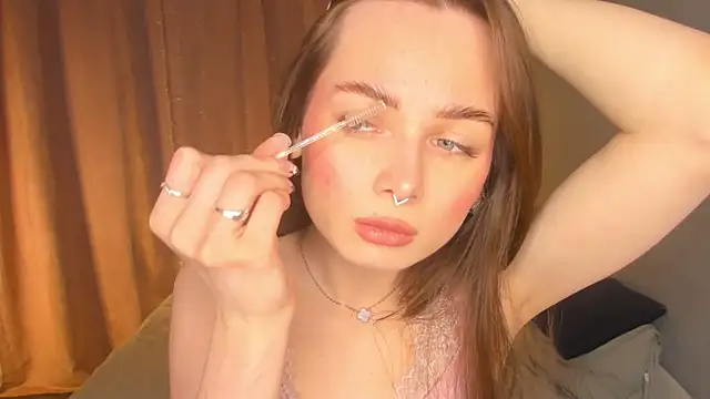 YvonneRobes online show from 18, 4, 2026