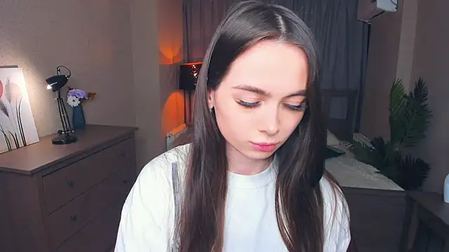 YvonneRobes online show from 7, 2, 2026