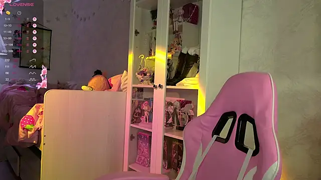 MiraJades online show from 1, 4, 2026