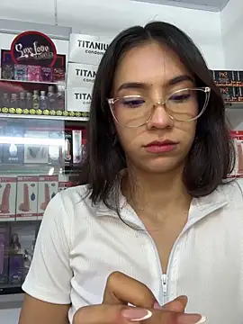 lunaluxury22 online show from 17, 2, 2026