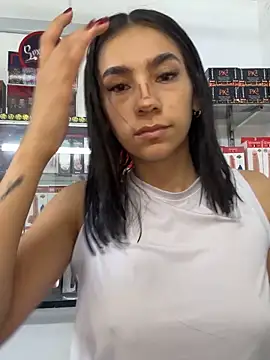 lunaluxury22 online show from 14, 4, 2026