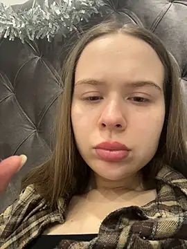 Nicole Loving online show from 14, 12, 2025