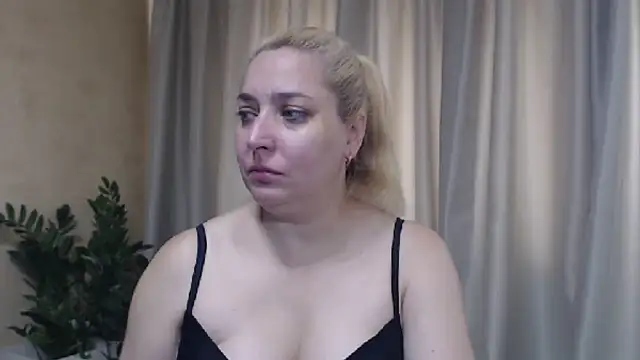 Snapshot of sweetpussy13 chatting on 16, 7, 2026 sweetpussy13 online show from 16, 7, 2026