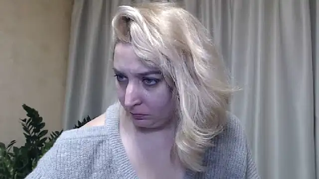 Snapshot of sweetpussy13 chatting on 18, 3, 2025 sweetpussy13 online show from 18, 3, 2025