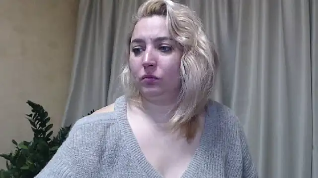 Snapshot of sweetpussy13 chatting on 25, 2, 2025 sweetpussy13 online show from 25, 2, 2025