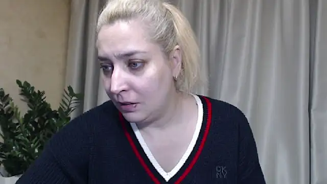 Snapshot of sweetpussy13 chatting on 10, 11, 2025 sweetpussy13 online show from 10, 11, 2025