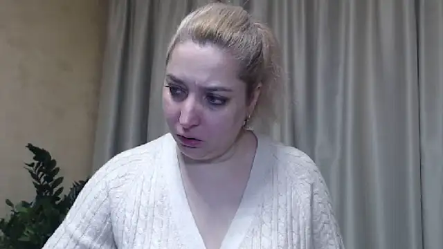 Snapshot of sweetpussy13 chatting on 2, 3, 2025 sweetpussy13 online show from 2, 3, 2025