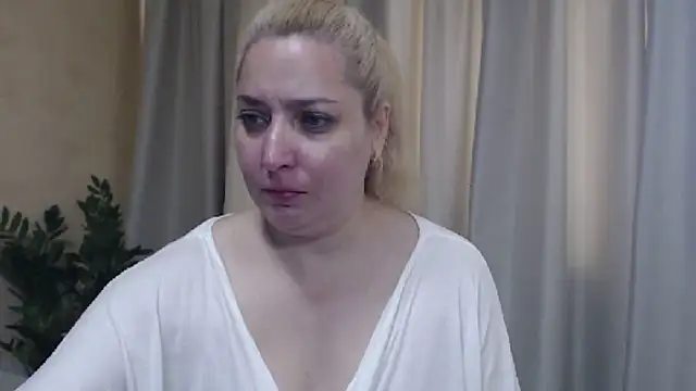 Snapshot of sweetpussy13 chatting on 18, 7, 2026 sweetpussy13 online show from 18, 7, 2026