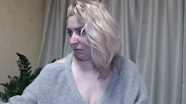 Snapshot of sweetpussy13 chatting on 25, 2, 2025 sweetpussy13 online show from 25, 2, 2025