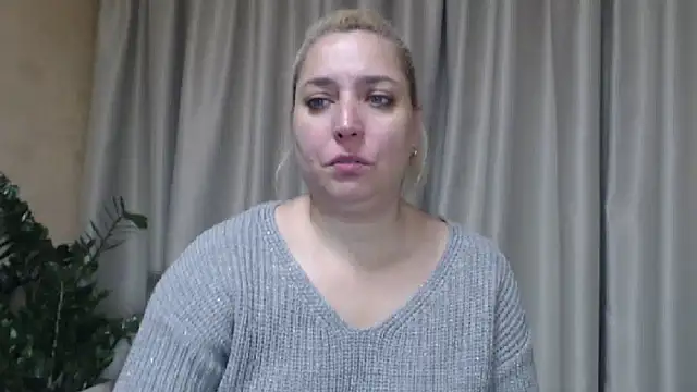 Snapshot of sweetpussy13 chatting on 22, 10, 2025 sweetpussy13 online show from 22, 10, 2025