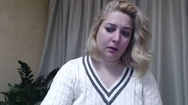 Snapshot of sweetpussy13 chatting on 16, 3, 2025 sweetpussy13 online show from 16, 3, 2025