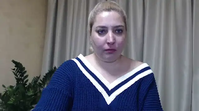 Snapshot of sweetpussy13 chatting on 4, 3, 2025 sweetpussy13 online show from 4, 3, 2025