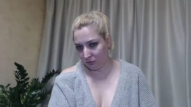 Snapshot of sweetpussy13 chatting on 22, 3, 2025 sweetpussy13 online show from 22, 3, 2025