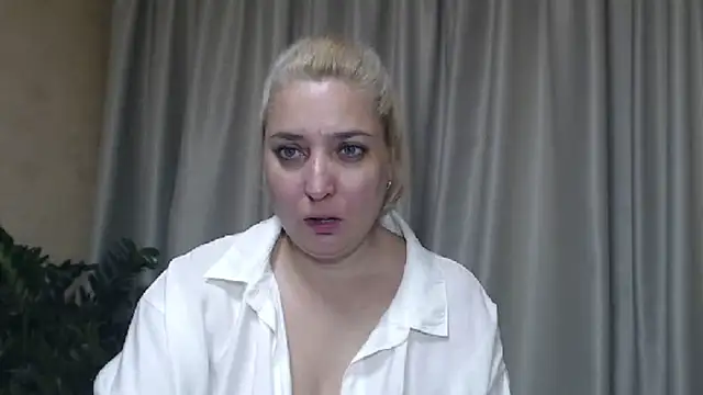 Snapshot of sweetpussy13 chatting on 9, 9, 2025 sweetpussy13 online show from 9, 9, 2025