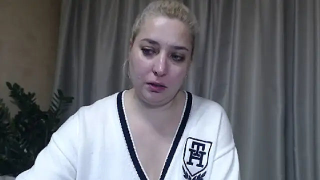 Snapshot of sweetpussy13 chatting on 22, 11, 2025 sweetpussy13 online show from 22, 11, 2025