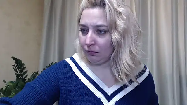 Snapshot of sweetpussy13 chatting on 27, 2, 2025 sweetpussy13 online show from 27, 2, 2025