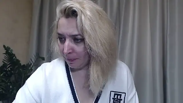 Snapshot of sweetpussy13 chatting on 23, 10, 2025 sweetpussy13 online show from 23, 10, 2025