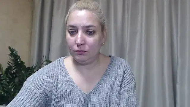 Snapshot of sweetpussy13 chatting on 2, 11, 2025 sweetpussy13 online show from 2, 11, 2025