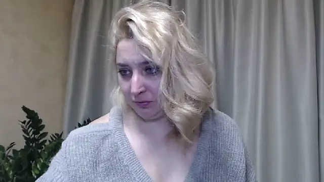 Snapshot of sweetpussy13 chatting on 18, 3, 2025 sweetpussy13 online show from 18, 3, 2025