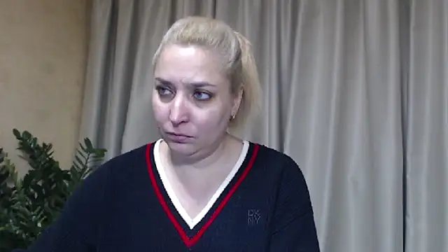 Snapshot of sweetpussy13 chatting on 19, 11, 2025 sweetpussy13 online show from 19, 11, 2025