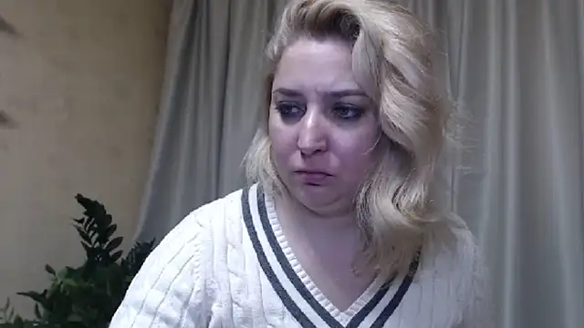 Snapshot of sweetpussy13 chatting on 16, 3, 2025 sweetpussy13 online show from 16, 3, 2025