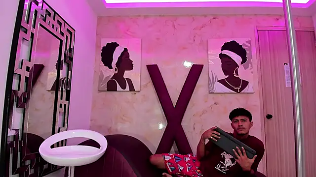 Snapshot of DIAMOND_BLACKS chatting on 16, 12, 2025 DIAMOND BLACKS online show from 16, 12, 2025