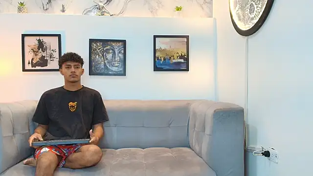 Snapshot of DIAMOND_BLACKS chatting on 8, 1, 2026 DIAMOND BLACKS online show from 8, 1, 2026