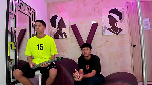 Snapshot of DIAMOND_BLACKS chatting on 15, 12, 2025 DIAMOND BLACKS online show from 15, 12, 2025