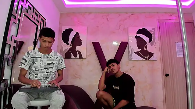 Snapshot of DIAMOND_BLACKS chatting on 21, 12, 2025 DIAMOND BLACKS online show from 21, 12, 2025