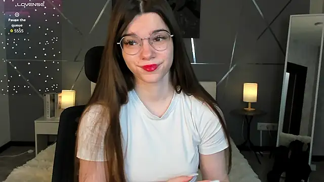 miss  evelyne online show from 8, 2, 2026