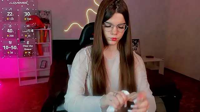 miss  evelyne online show from 19, 2, 2026