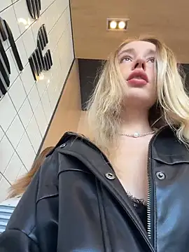 Snapshot of sssativa_more chatting on 6, 5, 2026 sssativa more online show from 6, 5, 2026