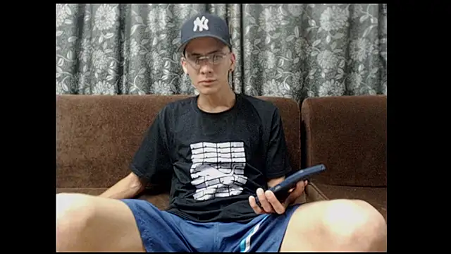 sam hotttt  online show from 27, 3, 2026