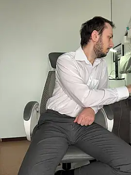 Lovebackground online show from 4, 3, 2026