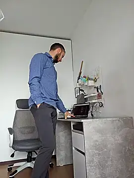 Snapshot of Lovebackground chatting on 29, 9, 2025 Lovebackground online show from 29, 9, 2025