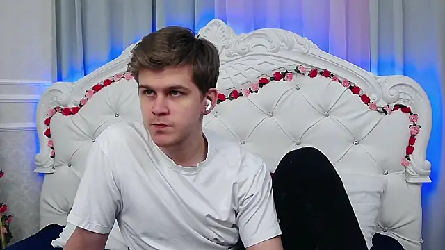 NickJohnas online show from 15, 4, 2026