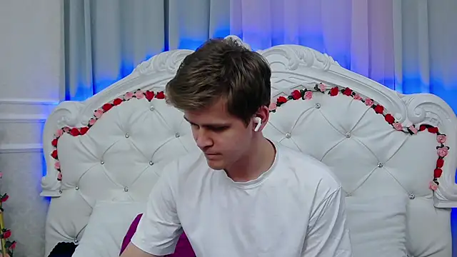 NickJohnas online show from 15, 4, 2026