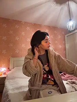 SilkyMira online show from 5, 3, 2026