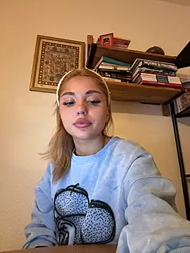 SilkyMira online show from 21, 12, 2025