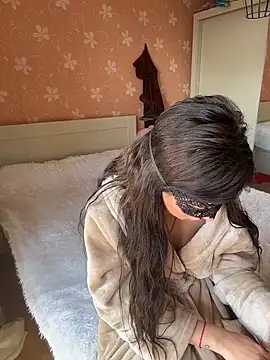 SilkyMira online show from 9, 4, 2026