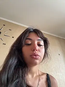 Snapshot of SilkyMira chatting on 25, 5, 2026 SilkyMira online show from 25, 5, 2026