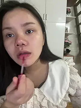 leo-kitty online show from 9, 4, 2026