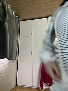 leo-kitty online show from 15, 2, 2026