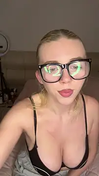 Snapshot of MonaNoire chatting on 18, 1, 2026 MonaNoire online show from 18, 1, 2026