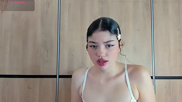 Snapshot of chloe_cortez chatting on 4, 7, 2026 chloe cortez online show from 4, 7, 2026