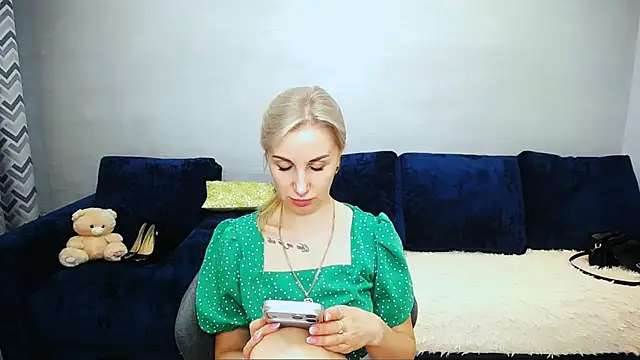 Snapshot of Hanna--Sweet chatting on 15, 7, 2026 Hanna--Sweet online show from 15, 7, 2026