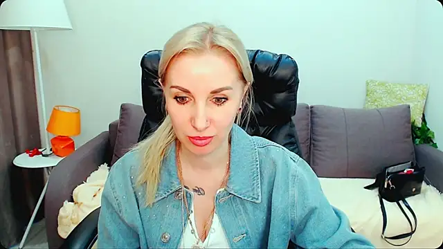 Snapshot of Hanna--Sweet chatting on 30, 4, 2026 Hanna--Sweet online show from 30, 4, 2026