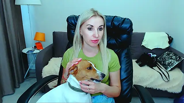 Snapshot of Hanna--Sweet chatting on 10, 6, 2026 Hanna--Sweet online show from 10, 6, 2026